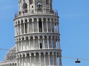 تحلیل معماری برج پیزا