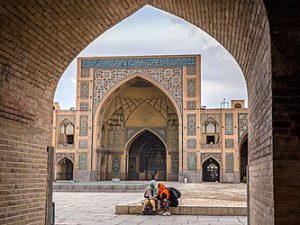 پاورپوینت تحلیل دقیق معماری مسجد حکیم اصفهان
