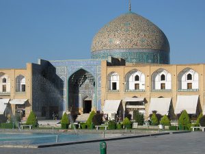 پاورپوینت تحلیل دقیق معماری مسجد شیخ لطف الله اصفهان (پلان، نما، برش و جزئیات)
