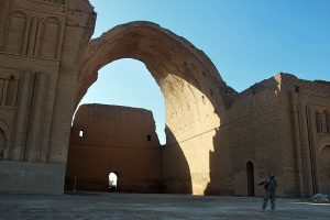 تحقیق تحلیل جایگاه و نقش ایوان در معماری ایران (هخامنشی تا اسلامی)