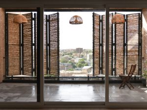 پاورپوینت تحلیل دقیق معماری ساختمان صحرا کرمان - دفتر ما - مدرسه معماری